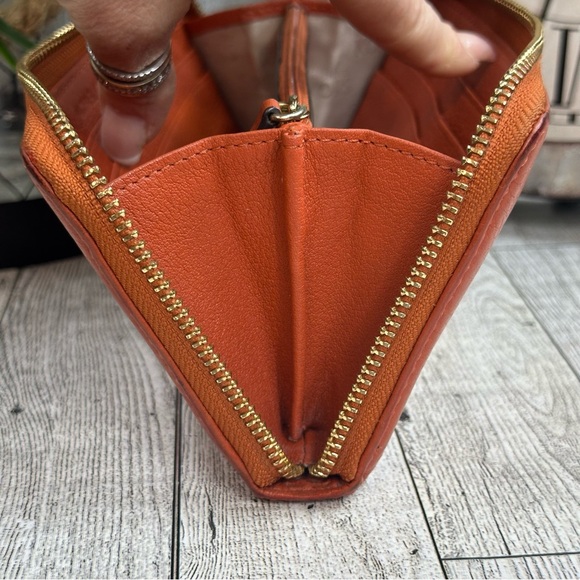 MICHAEL KORS - Dark Orange Pebbled Leather Accordion Zip Around Long Wallet - Picture 12 of 16